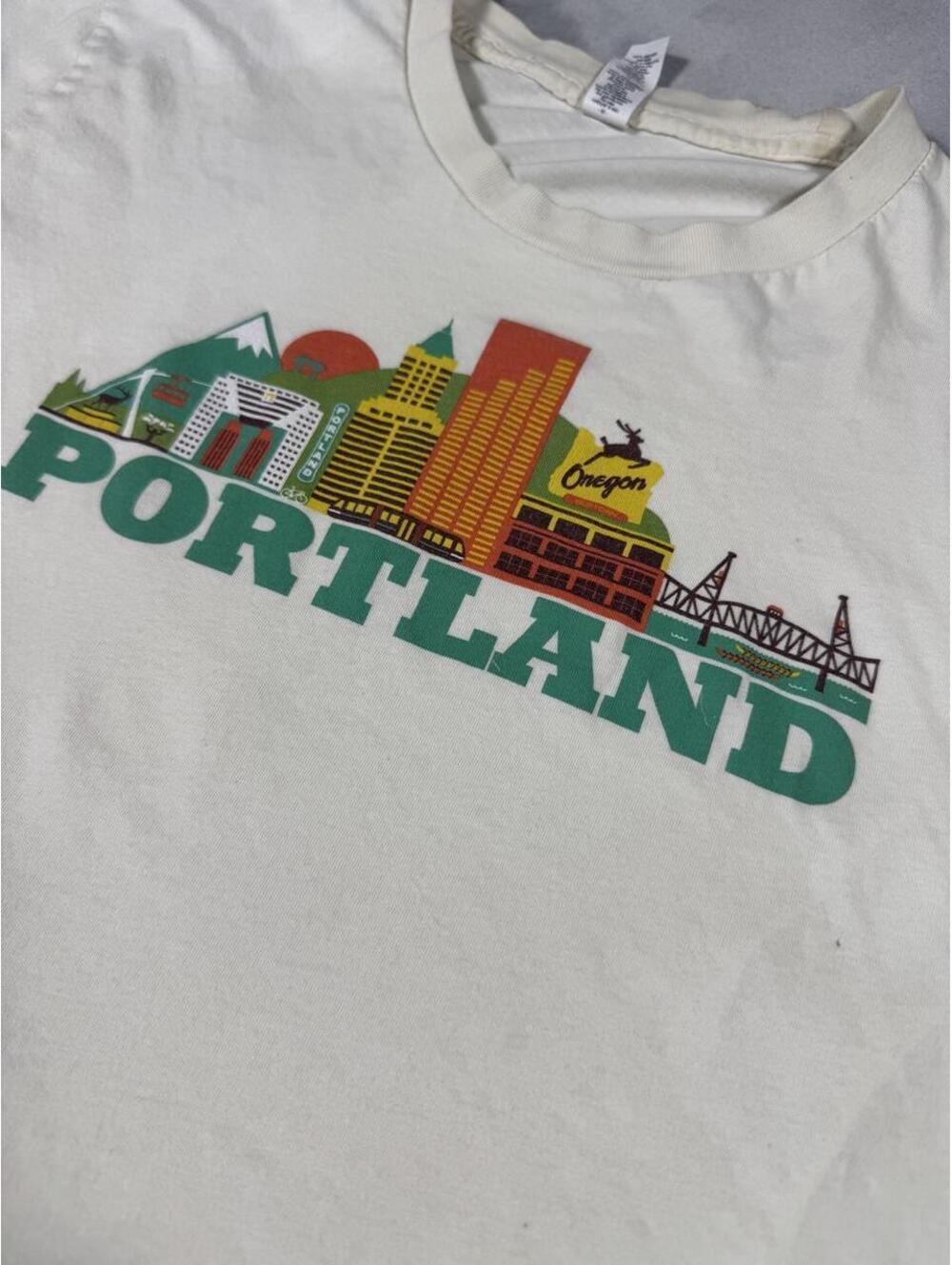Vintage inspired Portland Oregon Skyline Graphic T-Shirt Made in USA Size Medium
